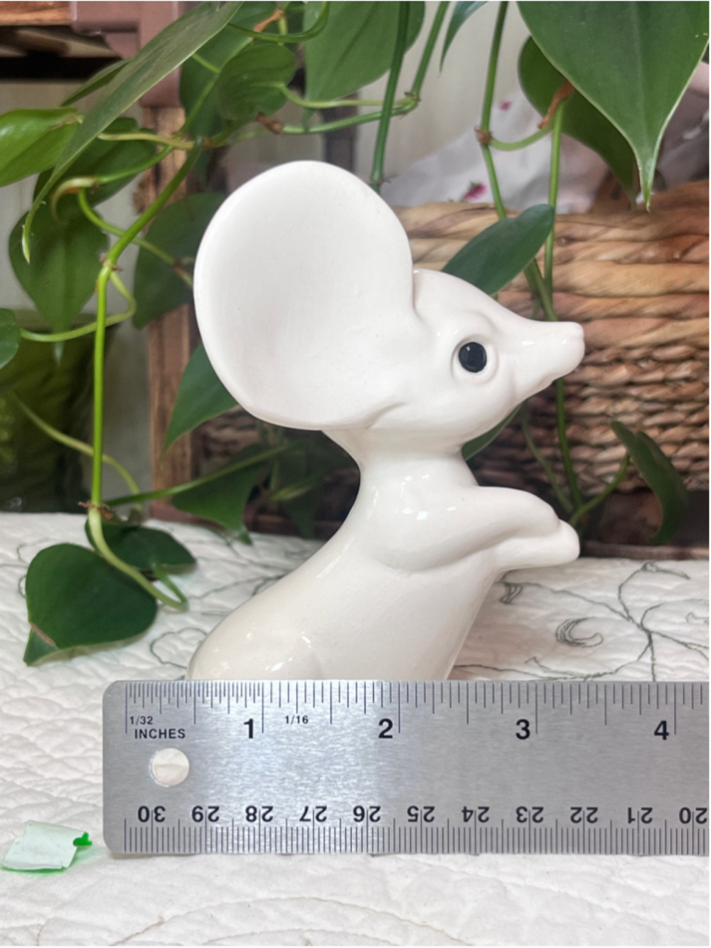 Vintage White Ceramic Mouse Figurines - Set of 2 - Picture 9 of 10
